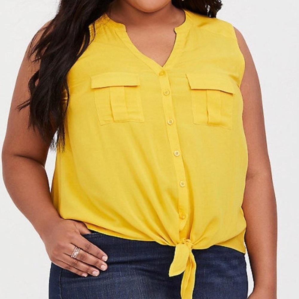 Torrid 0 yellow sleeveless button blouse